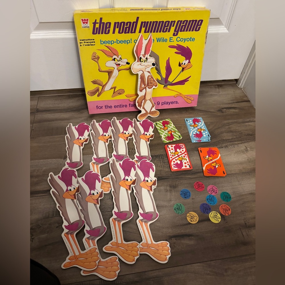 Vintage 1969 The Road Runner Game, missing instructions - damaged box